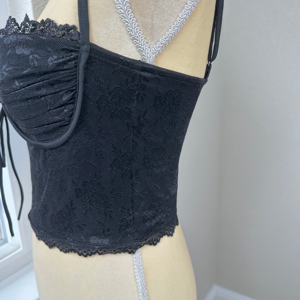 Selfie Leslie Lace Bustier Crop Top Medium‎ Black Floral Milkmaid Dark Romantic - Picture 3 of 9
